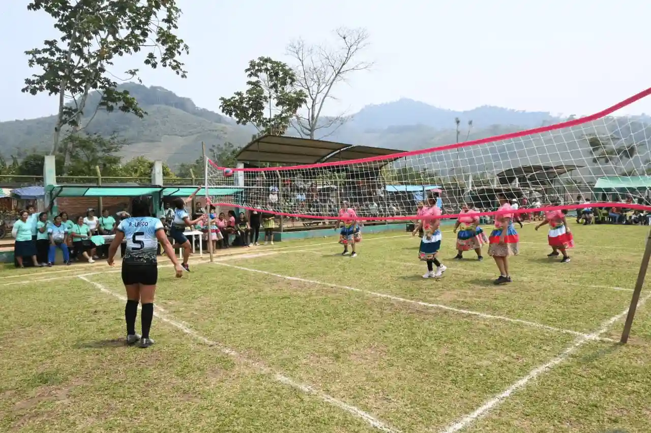 Satipo: Más de 25 comunidades nativas participan en el Festival Intercultural Río Negro 2024