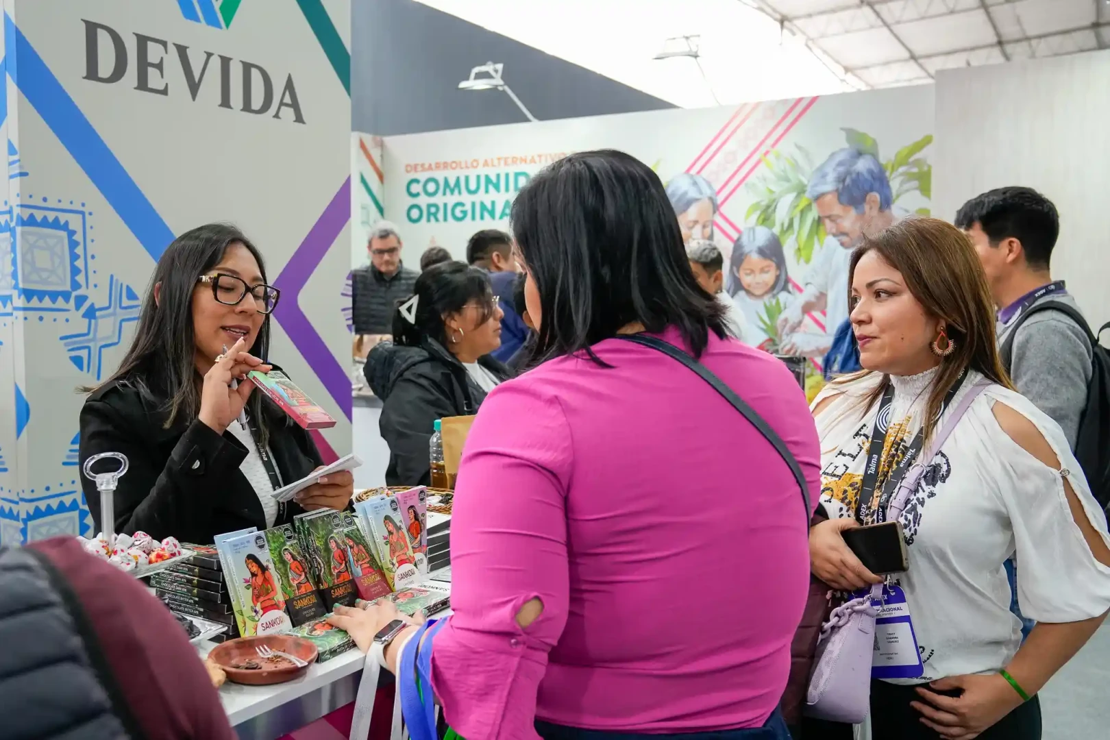 Devida-se-alza-como-ganador-del-Mejor-Pabellon-en-Expoalimentaria-2024.webp