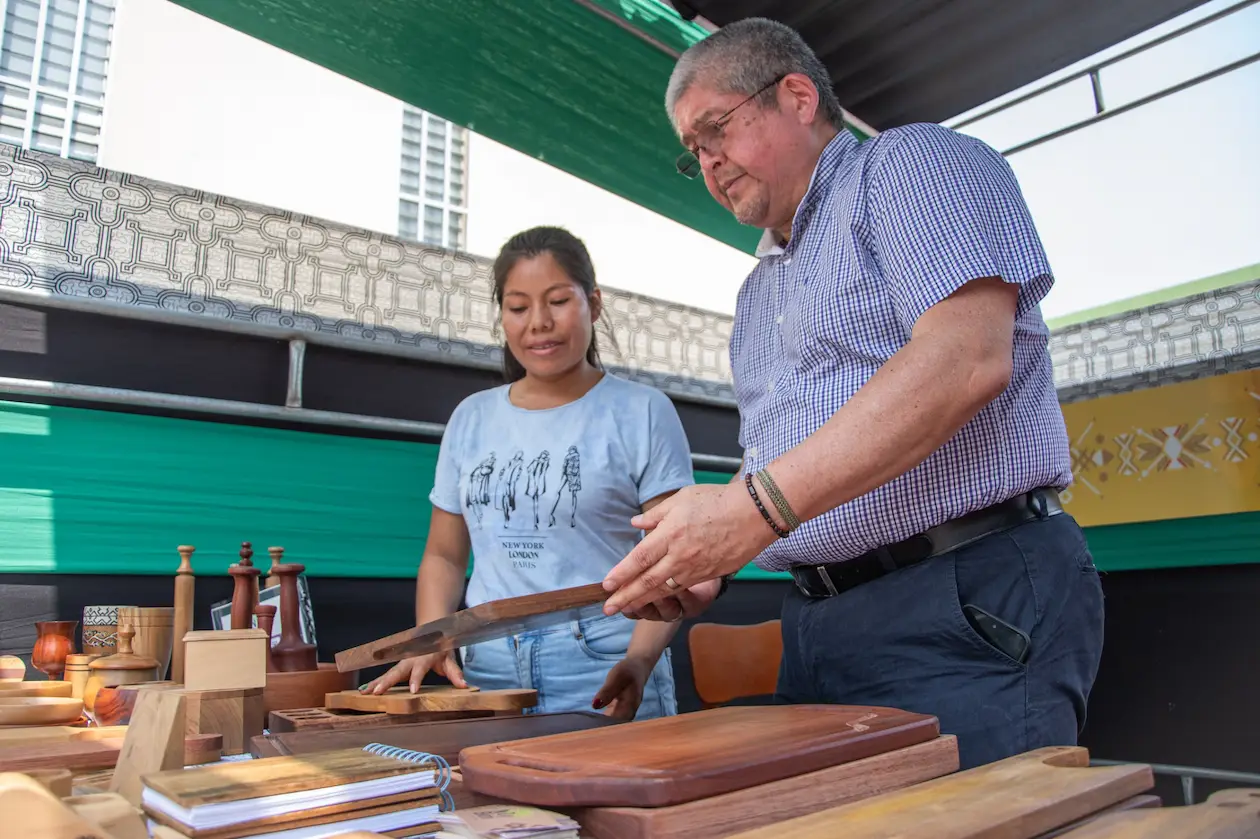 Cacao y artesanías de Ucayali: Símbolos de desarrollo sostenible en foro global