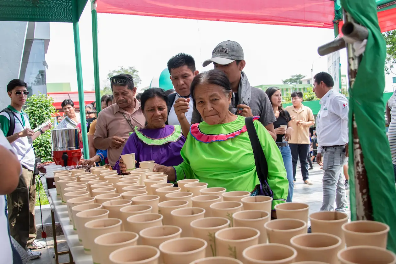 Cacao y artesanías de Ucayali: Símbolos de desarrollo sostenible en foro global