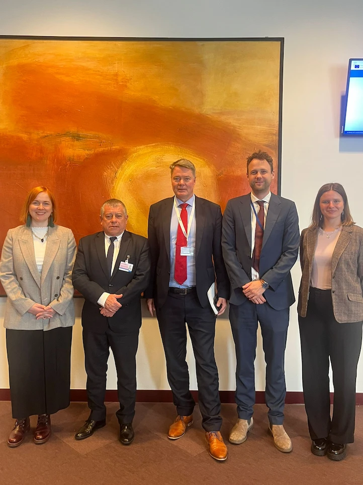 Perú destaca modelo de desarrollo alternativo en cumbre antidrogas en Bruselas