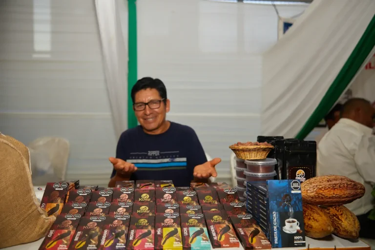 Kusty: Transformando el cacao en oportunidades para más de 80 familias