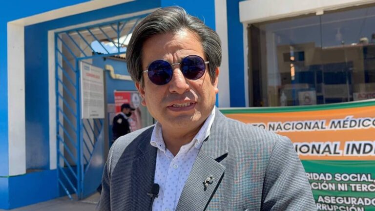 Médicos de EsSalud Puno mantienen huelga indefinida y denuncian intimidación