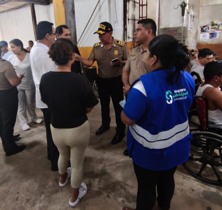 Iquitos: un fallecido y 5 policías heridos en desalojo