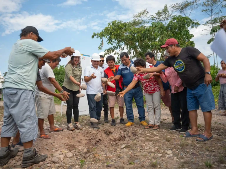 Puerto Inca: Inician mantenimiento de 19.2 km de vía vecinal