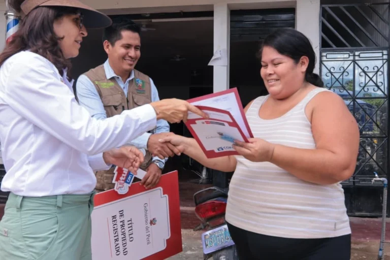 Más de mil familias de Huánuco y San Martín recibieron títulos de propiedad 