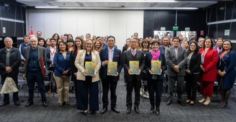 Perú lanza guía para uso responsable de antimicrobianos en la acuicultura de langostino