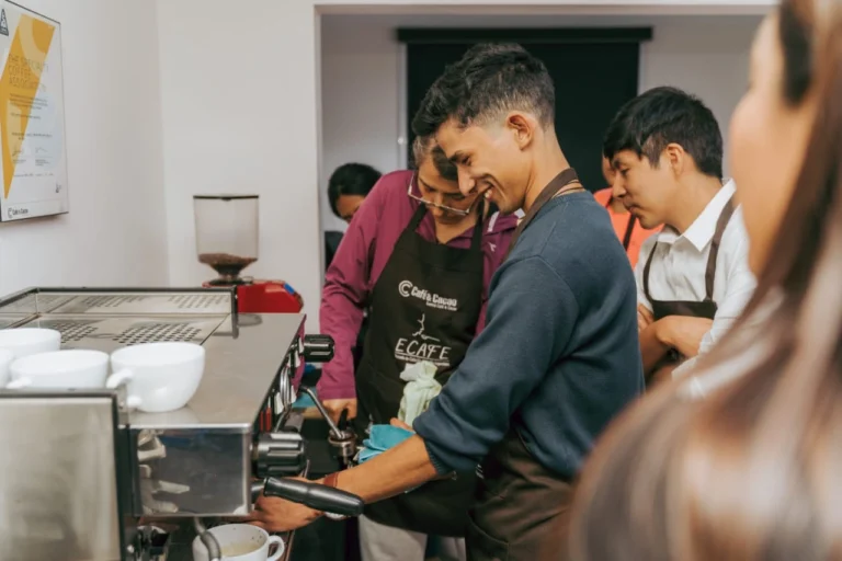 Programa de barismo ofrece capacitación gratuita a 90 jóvenes en Perú