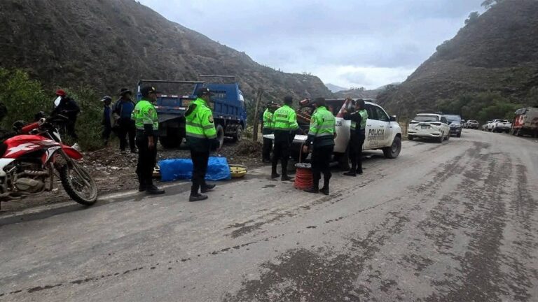 Tragedia en Huancavelica: hermano de la cantante Linda Rosaly cae al río Mantaro con siete pasajeros