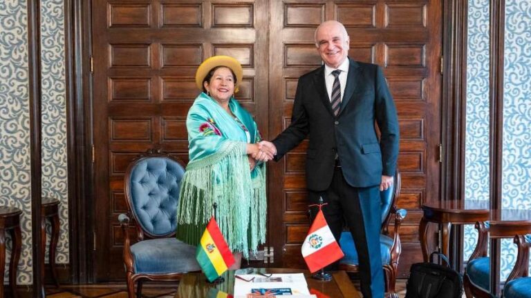 Bolivia y Perú habilitan nuevo paso fronterizo en beneficio de comunidades y el comercio binacional