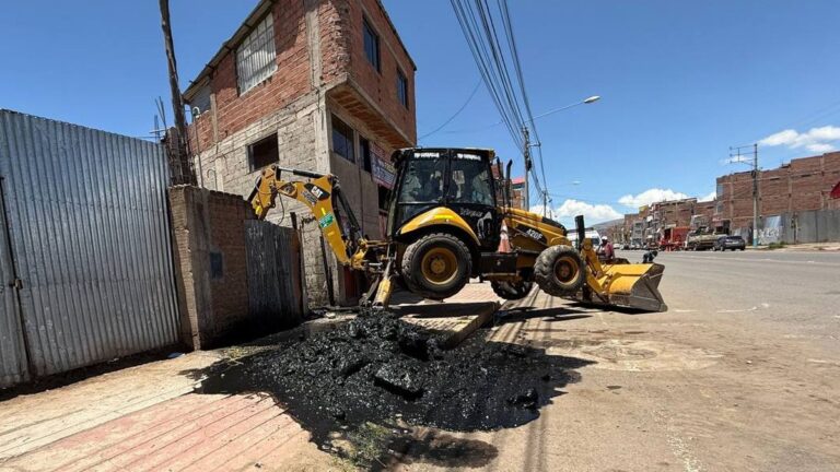 Puno: Funcionario municipal construyó sobre río y provoca inundaciones