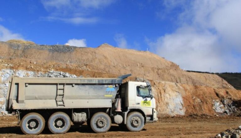Municipalidades y gobiernos regionales no ejecutaron S/17,460 millones del canon minero entre 2022 y 2024
