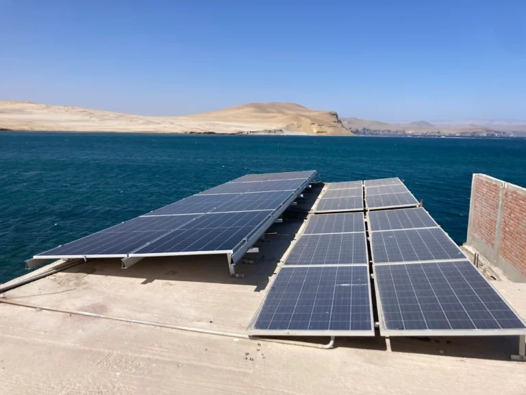Un desierto iluminado: El modelo solar-eólico de Waira Energía que conecta a las comunidades rurales