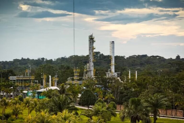 Petroperú restablece suministro de combustible al aeropuerto de Iquitos