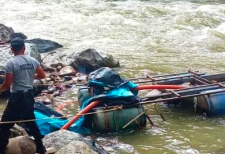 Huánuco: Destruyen draga artesanal usada en minería ilegal en el río Monzón