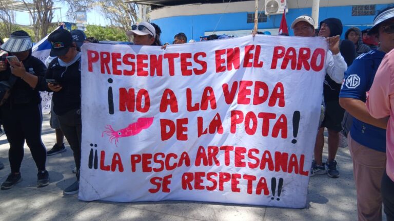 Gobierno y gremios acuerdan cinco salidas de pesca de pota tras paro de 48 horas en Piura