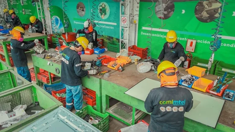 ¿Cómo puede la minería urbana reducir el impacto ambiental de la tecnología?