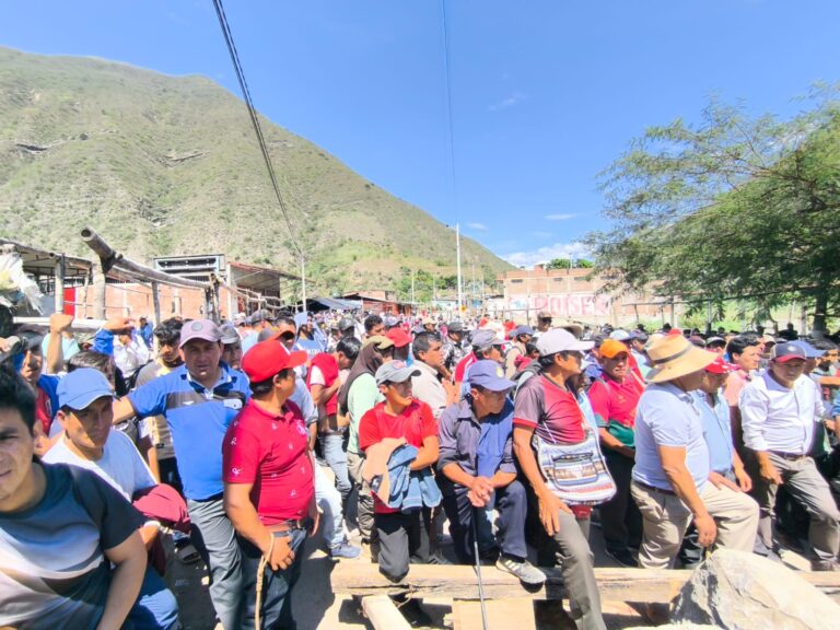 La región Cajamarca vive su segundo día de huelga indefinida con bloqueos en Cutervo, Jaén y San Ignacio