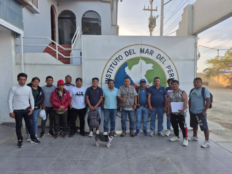 Pescadores artesanales y científicos colaboran en una nueva operación para estudiar la pota peruana