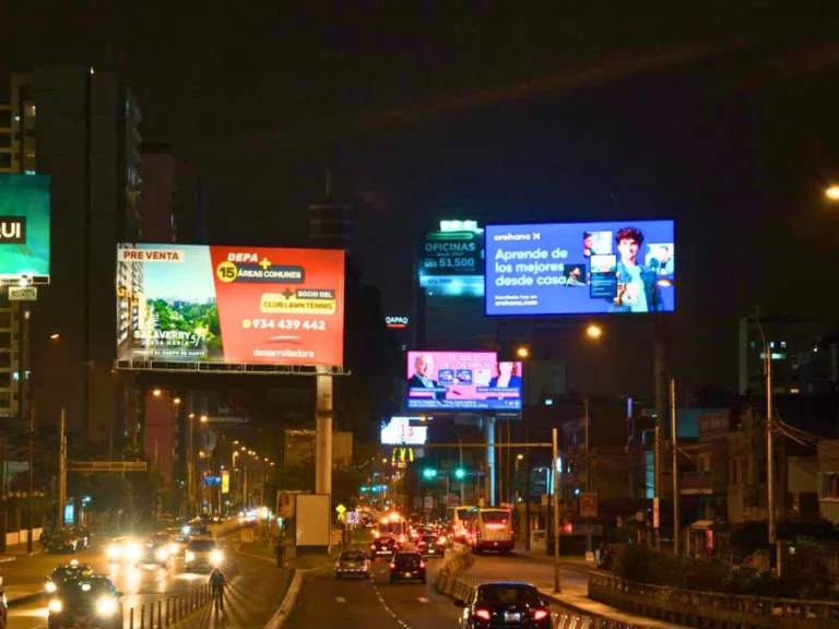 Perú prohibe pantallas LED cerca de áreas verdes y zonas residenciales