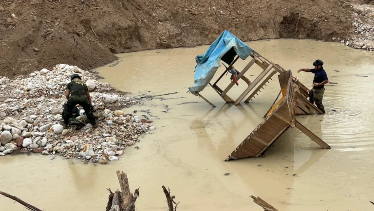 Destruyen maquinaria de minería ilegal en el Área de Conservación Privada Panguana