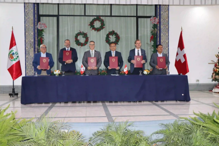 Suiza y Perú firman acuerdos para fortalecer la sostenibilidad del cacao amazónico