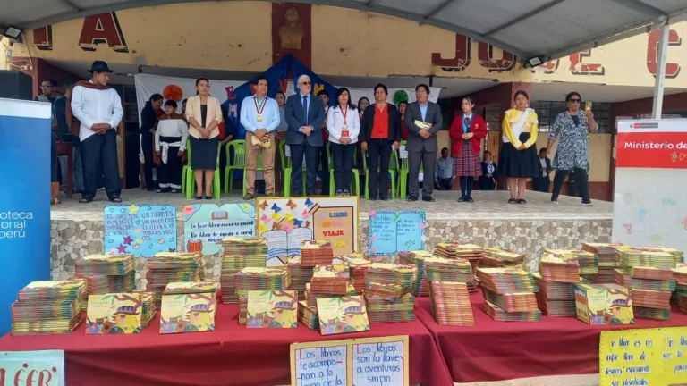 Autoridades y estudiantes celebran el Día de la Biblioteca Escolar con la entrega de más de 400 ejemplares