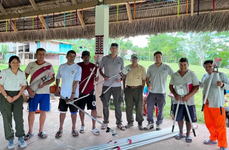 Comunidad Kichwa de San Martín recibe equipos para impulsar el cacao de cero deforestación