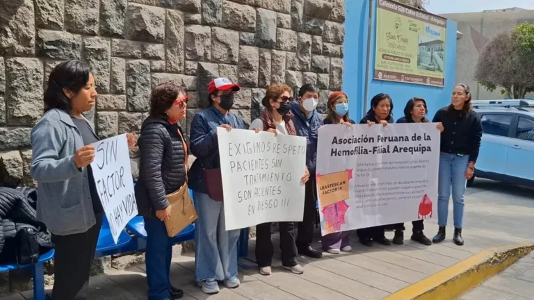 Escasez de medicamento en EsSalud pone en riesgo la vida de 120 pacientes con hemofilia en Arequipa