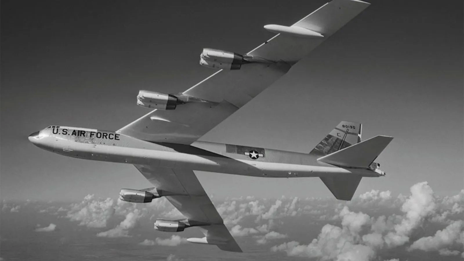 Un bombardero estadounidense B-52 se estrelló cargado con cuatro bombas termonucleares, esparciendo plutonio-239 sobre el hielo de Groenlandia y alterando para siempre el frágil ecosistema de la comunidad inuit local. (Foto: Difusión)