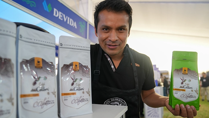 Organizaciones como la Cooperativa Agraria Yuraq Yaku de Ayacucho han podido exportar productos como su café “Café Colibrí” gracias a la articulación del programa con servicios de calidad, logística e inteligencia comercial. (Foto: Difusión)