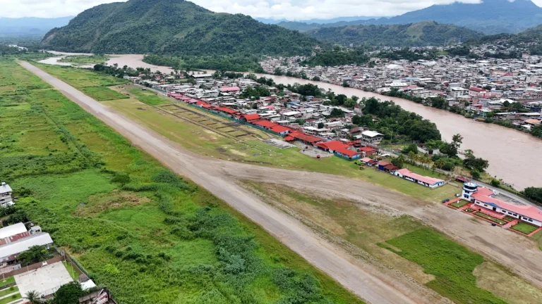El inicio del proyecto de mejoramiento del aeropuerto de Tingo María se ha retrasado debido a las fuertes lluvias que afectan la zona. (Foto: Difusión)