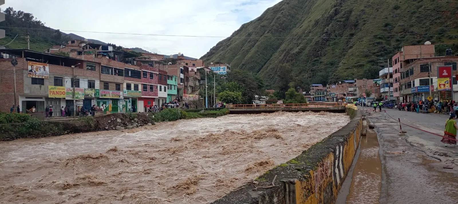 El incremento sostenido del caudal del río Higueras ha generado posibles inundaciones en zonas ribereñas de la cuenca baja. (Foto: Inforegión)