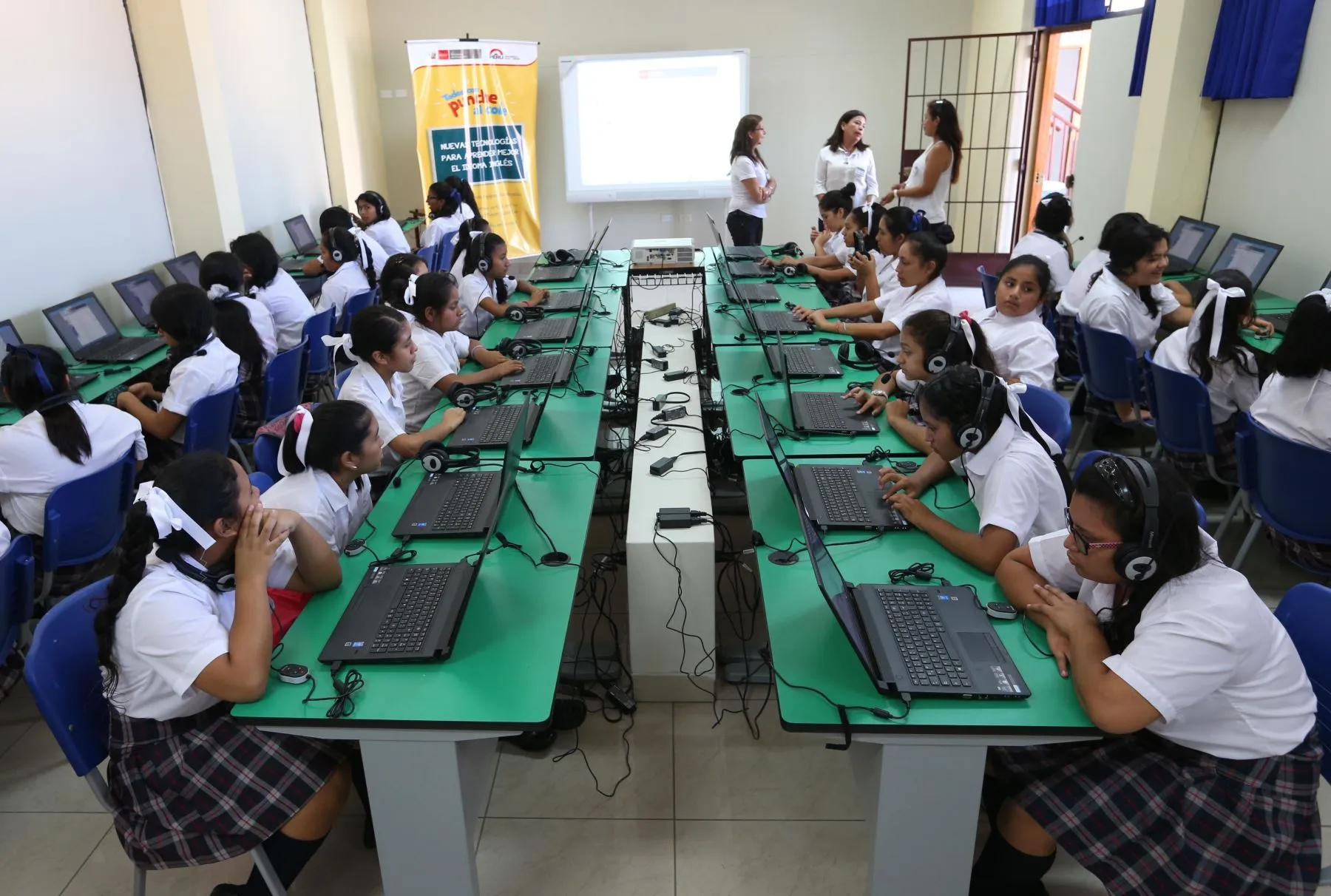 La agenda propuesta plantea modernizar el currículo, fortalecer la formación docente y promover una educación ciudadana crítica que prepare a los jóvenes para participar y vigilar al Estado. (Foto: Difusión)