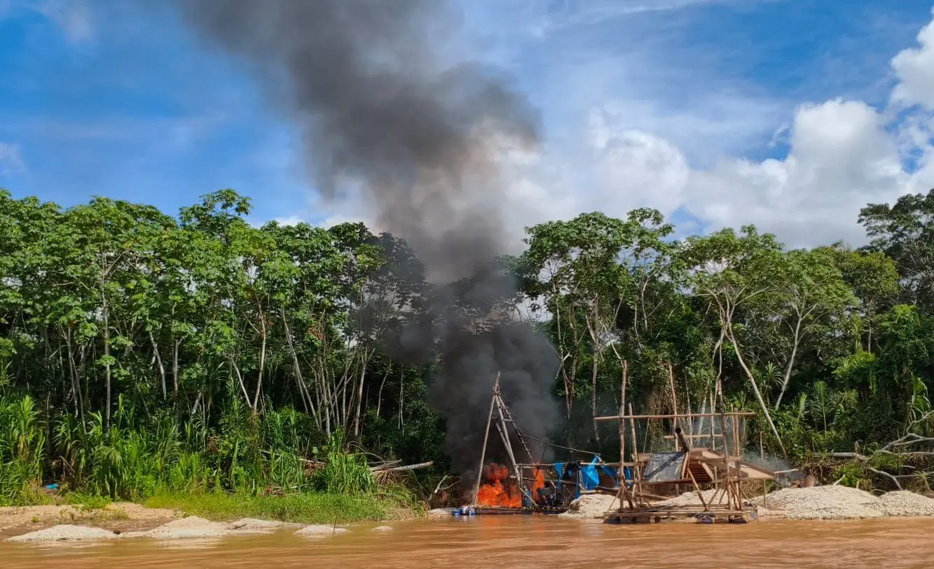Un megaoperativo conjunto destruyó más de 90 campamentos de minería ilegal dentro del ámbito de la Reserva Nacional Tambopata, en la región Madre de Dios. (Foto: DIfusión)