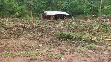 De las 35 familias afectadas, 22 han perdido absolutamente todo, quedándose sin vivienda, alimentos ni medios de subsistencia. (Foto: Difusión)